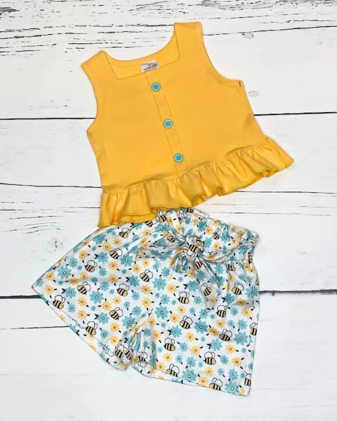 Cheerful Bee Belted Short Set